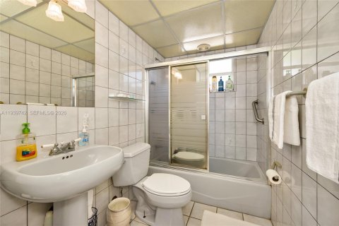 Купить виллу или дом в Майами, Флорида 3 спальни, 98.1м2, № 1997049 - фото 23