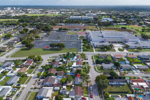 Купить виллу или дом в Майами, Флорида 3 спальни, 98.1м2, № 1997049 - фото 3