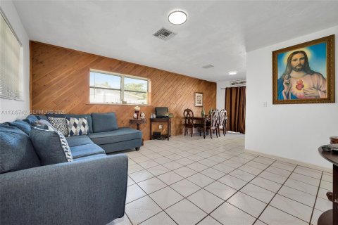 Купить виллу или дом в Майами, Флорида 3 спальни, 98.1м2, № 1997049 - фото 10