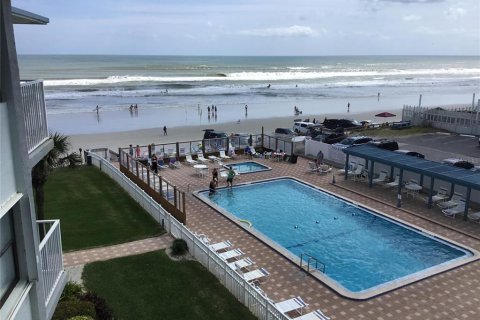 Condo in New Smyrna Beach, Florida, 2 bedrooms  № 2108451 - photo 2