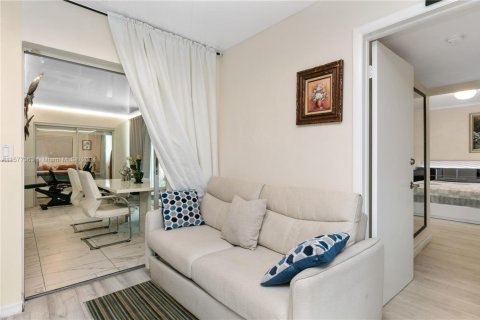 Casa en venta en Oakland Park, Florida, 3 dormitorios, 125.14 m2 № 1957847 - foto 27