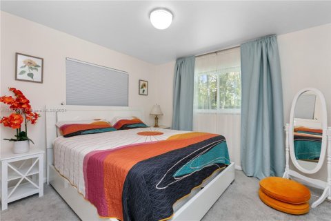 Casa en venta en Oakland Park, Florida, 3 dormitorios, 125.14 m2 № 1957847 - foto 1