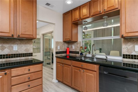 Casa en venta en Oakland Park, Florida, 3 dormitorios, 125.14 m2 № 1957847 - foto 20