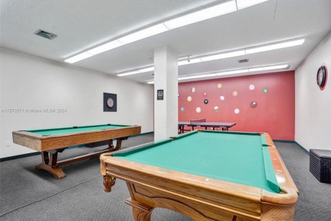 Condominio en venta en Hallandale Beach, Florida, 2 dormitorios, 128.21 m2 № 2035412 - foto 23