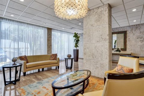 Condominio en venta en Hallandale Beach, Florida, 2 dormitorios, 128.21 m2 № 2035412 - foto 26