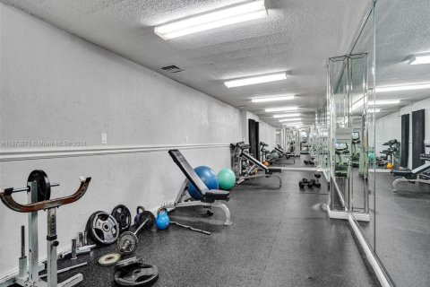Condominio en venta en Hallandale Beach, Florida, 2 dormitorios, 128.21 m2 № 2035412 - foto 29