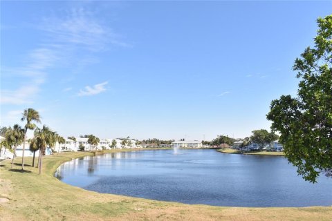 Condominio en venta en Saint Petersburg, Florida, 2 dormitorios, 76.64 m2 № 1553496 - foto 14