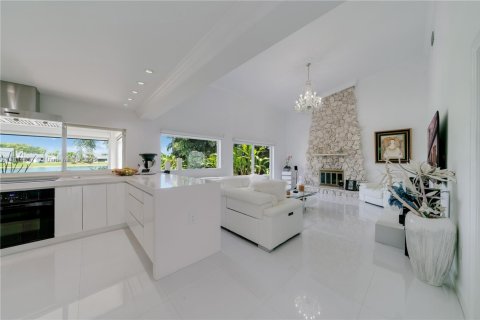 Casa en venta en Miami, Florida, 4 dormitorios, 253.62 m2 № 1940784 - foto 17