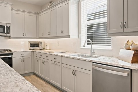 House in OCALA PRESERVE in Ocala, Florida 2 bedrooms, 190.82 sq.m. № 2423813 - photo 6