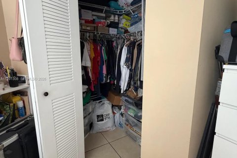 Condominio en alquiler en Miami, Florida, 2 dormitorios, 99.13 m2 № 2052288 - foto 17