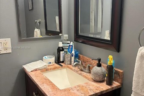 Condominio en alquiler en Miami, Florida, 2 dormitorios, 99.13 m2 № 2052288 - foto 21