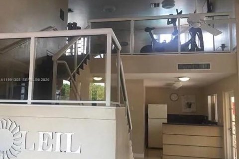 Condominio en alquiler en Miami, Florida, 2 dormitorios, 99.13 m2 № 2052288 - foto 12