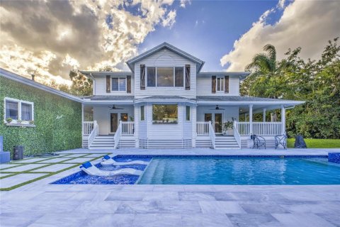 House in Southwest Ranches, Florida 5 bedrooms, 324.79 sq.m. № 1524294 - photo 10