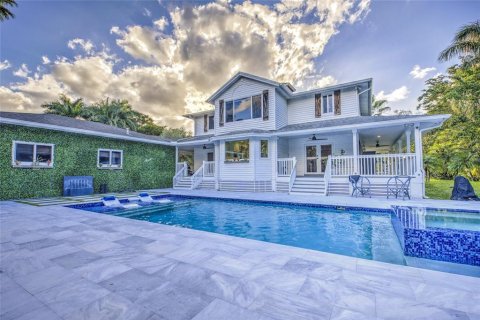 House in Southwest Ranches, Florida 5 bedrooms, 324.79 sq.m. № 1524294 - photo 16