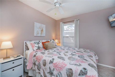 Condo in Englewood, Florida, 2 bedrooms  № 1650930 - photo 29