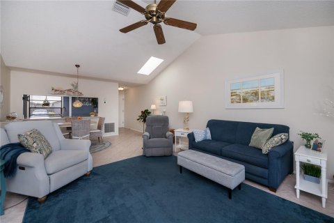 Condo in Englewood, Florida, 2 bedrooms  № 1650930 - photo 17