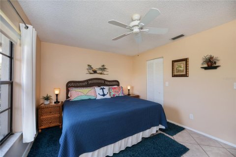Condo in Englewood, Florida, 2 bedrooms  № 1650930 - photo 23