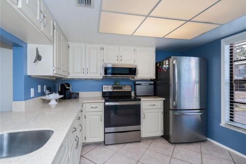 Condo in Englewood, Florida, 2 bedrooms  № 1650930 - photo 8