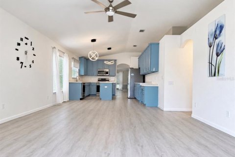 Villa ou maison à louer à Orlando, Floride: 4 chambres, 189.43 m2 № 2387720 - photo 5