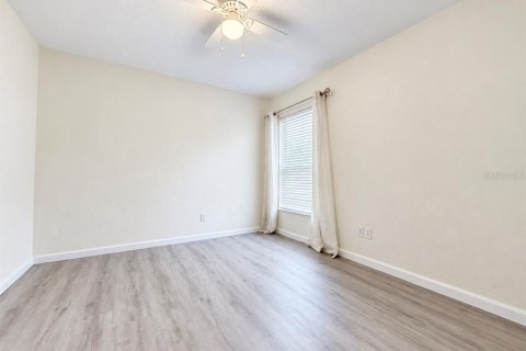 Villa ou maison à louer à Orlando, Floride: 4 chambres, 189.43 m2 № 2387720 - photo 11