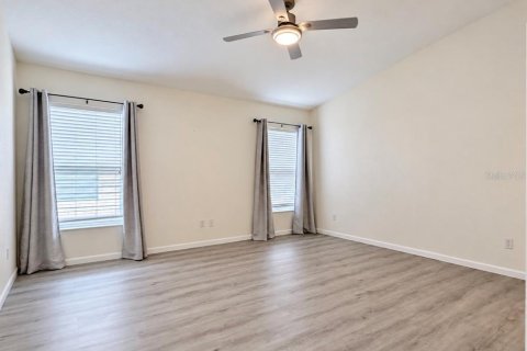Villa ou maison à louer à Orlando, Floride: 4 chambres, 189.43 m2 № 2387720 - photo 6