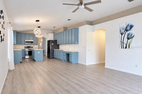 Villa ou maison à louer à Orlando, Floride: 4 chambres, 189.43 m2 № 2387720 - photo 4