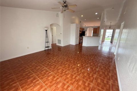 Casa en alquiler en Poinciana, Florida, 3 dormitorios, 160.16 m2 № 1841764 - foto 2