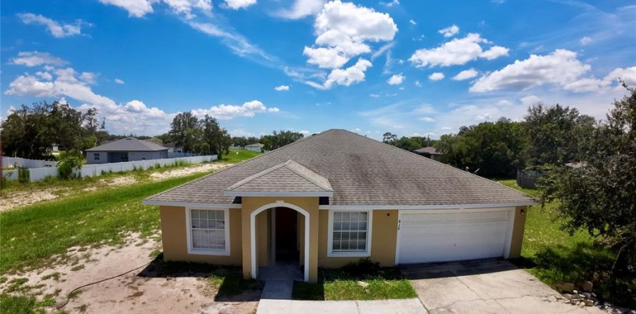 Casa en Poinciana, Florida 3 dormitorios, 160.16 m2 № 1841764