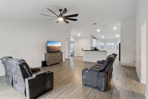 House in Winter Haven, Florida 3 bedrooms, 173.08 sq.m. № 2285320 - photo 21