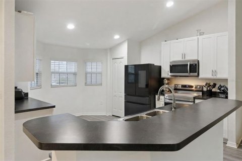 House in Winter Haven, Florida 3 bedrooms, 173.08 sq.m. № 2285320 - photo 4
