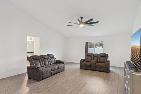 House in Winter Haven, Florida 3 bedrooms, 173.08 sq.m. № 2285320 - photo 20