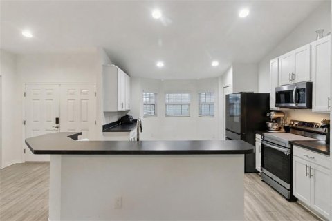 House in Winter Haven, Florida 3 bedrooms, 173.08 sq.m. № 2285320 - photo 5
