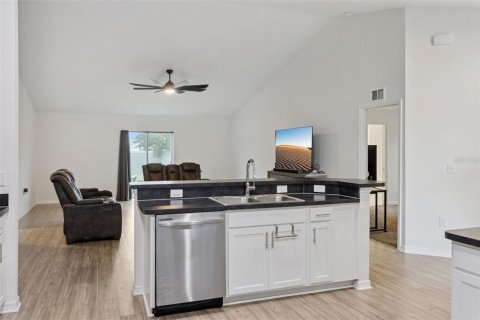 House in Winter Haven, Florida 3 bedrooms, 173.08 sq.m. № 2285320 - photo 8