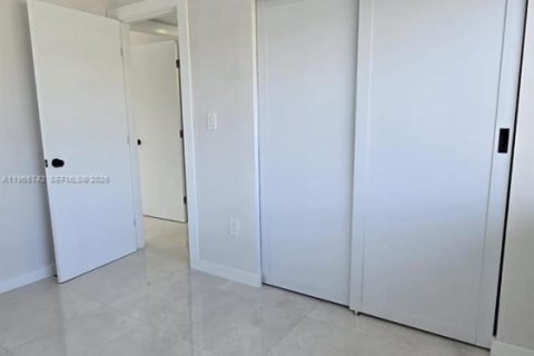 Villa ou maison à vendre à Miami, Floride: 3 chambres № 2030104 - photo 14