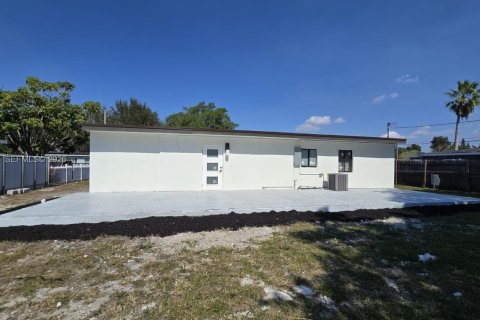 Villa ou maison à vendre à Miami, Floride: 3 chambres № 2030104 - photo 3