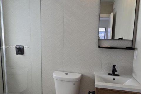 Villa ou maison à vendre à Miami, Floride: 3 chambres № 2030104 - photo 18