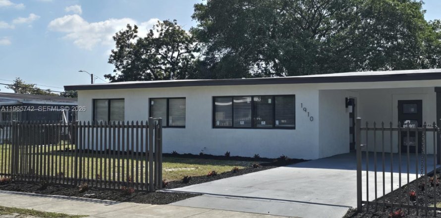 Villa ou maison à Miami, Floride 3 chambres № 2030104