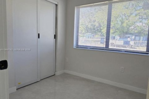 Villa ou maison à vendre à Miami, Floride: 3 chambres № 2030104 - photo 11