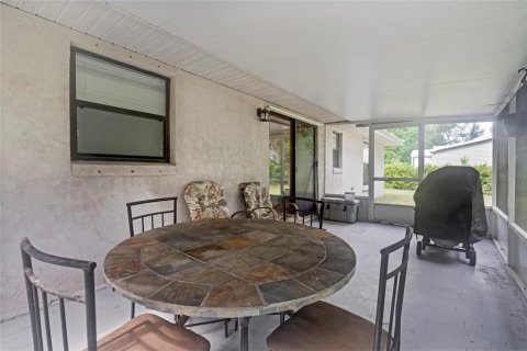 House in Fanning Springs, Florida 3 bedrooms, 127.28 sq.m. № 1784574 - photo 12