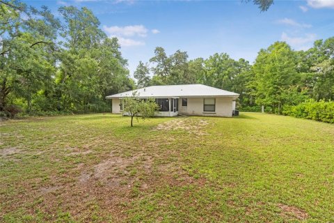 House in Fanning Springs, Florida 3 bedrooms, 127.28 sq.m. № 1784574 - photo 9