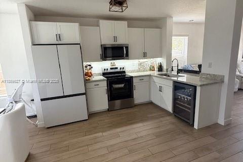 House in Florida City, Florida 4 bedrooms, 197.51 sq.m. № 1888375 - photo 8
