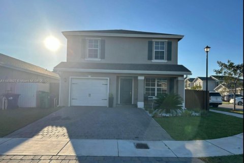 House in Florida City, Florida 4 bedrooms, 197.51 sq.m. № 1888375 - photo 1
