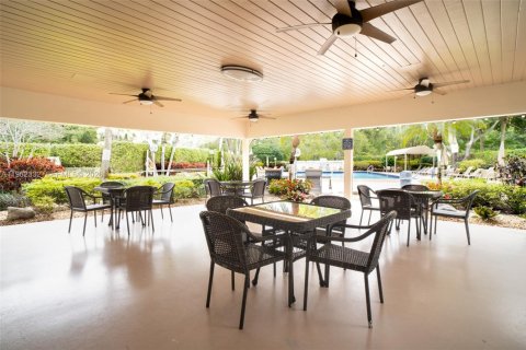 Condo in Pompano Beach, Florida, 3 bedrooms № 2026812 - photo 25