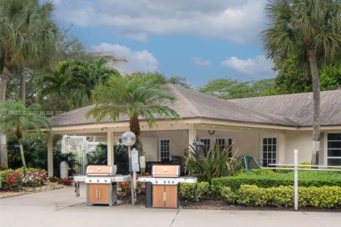 Condo in Pompano Beach, Florida, 3 bedrooms № 2026812 - photo 24