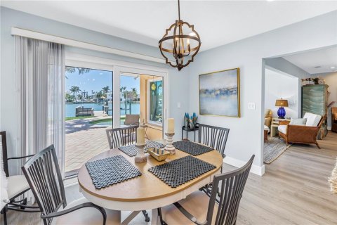 Villa ou maison à vendre à Treasure Island, Floride: 3 chambres, 150.41 m2 № 2425334 - photo 18