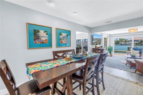 Villa ou maison à vendre à Treasure Island, Floride: 3 chambres, 150.41 m2 № 2425334 - photo 20