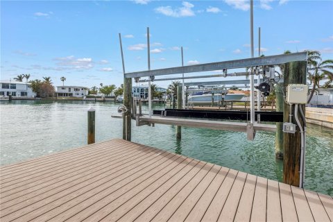 Villa ou maison à vendre à Treasure Island, Floride: 3 chambres, 150.41 m2 № 2425334 - photo 8