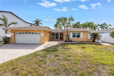 Villa ou maison à Treasure Island, Floride 3 chambres, 150.41 m2 № 2425334