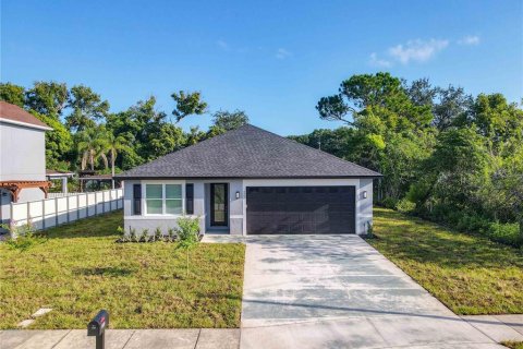 Casa en venta en Orlando, Florida, 4 dormitorios, 183.48 m2 № 1902609 - foto 2