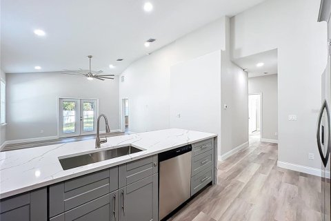 Casa en venta en Orlando, Florida, 4 dormitorios, 183.48 m2 № 1902609 - foto 7